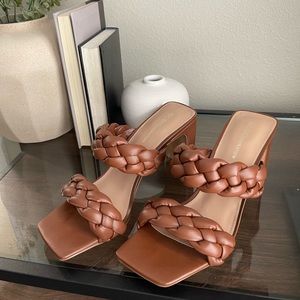 BCBGeneration Finaa Slide Sandal